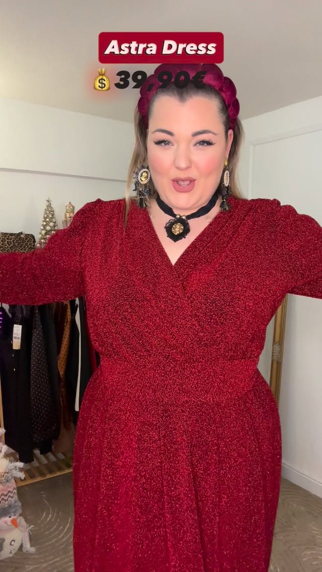 Το Astra Dress πλέον διαθέσιμο και σε κόκκινο σε 4 plus size μεγέθη για να λάμπεις αυτές τις γιορτές ! Μόνο 39,90€!!

📨Παράγγειλε τα τώρα με ένα μόνο μήνυμα ή μέσα από το site μας 
www.curvita.gr !
✨
 #curvitagr #curvyfashion #vassiaglam